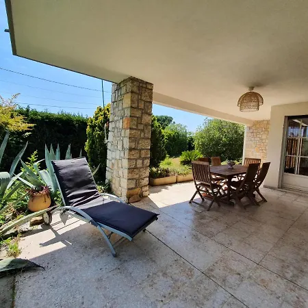 Jolie Maison Provencale Au Calme Ferienhaus